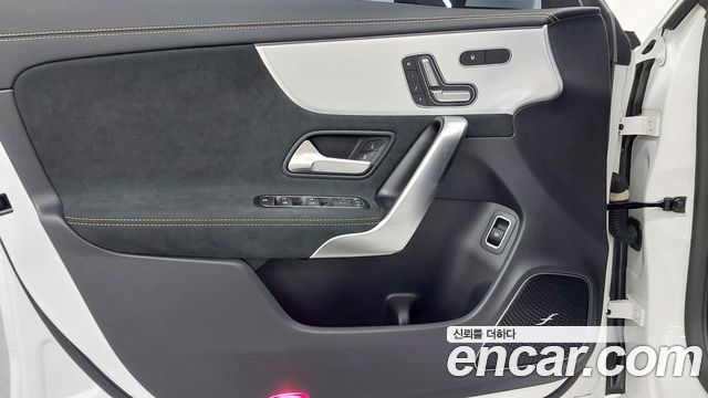 Mercedes-Benz CLA-Class 2025 — photo 15
