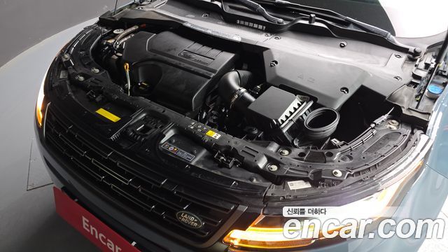 Land Rover Range Rover Evoque 2025 — photo 6