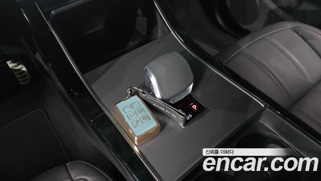 Land Rover Range Rover Evoque 2025 — photo 12