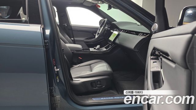 Land Rover Range Rover Evoque 2025 — photo 17