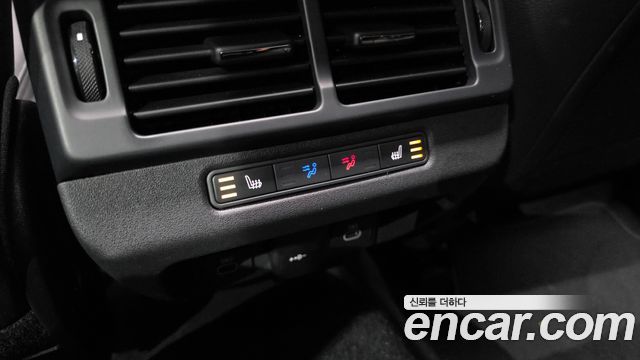 Land Rover Range Rover Evoque 2025 — photo 24