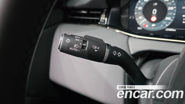 Land Rover Range Rover Evoque 2025 — photo 27