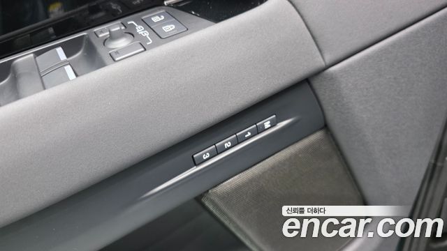 Land Rover Range Rover Evoque 2025 — photo 28