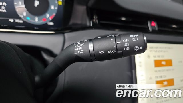 Land Rover Range Rover Evoque 2025 — photo 32