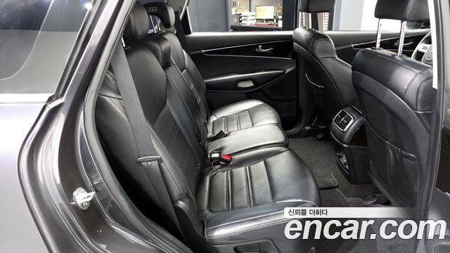Kia Sorento 2019 — photo 18