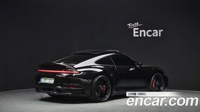 Porsche 911 2023 — photo 2