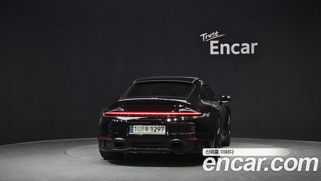 Porsche 911 2023 — photo 4