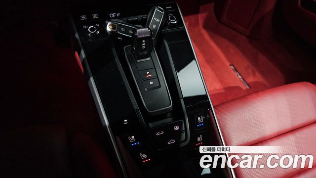 Porsche 911 2023 — photo 12