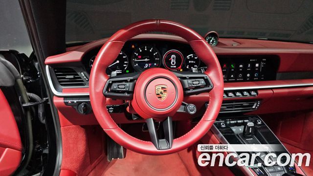 Porsche 911 2023 — photo 18