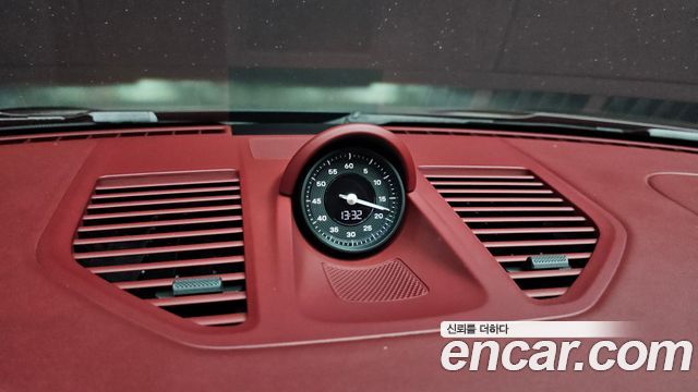 Porsche 911 2023 — photo 23