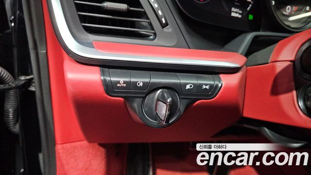 Porsche 911 2023 — photo 25