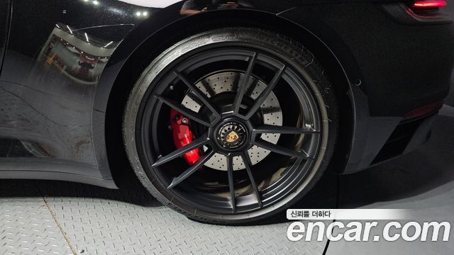 Porsche 911 2023 — photo 7