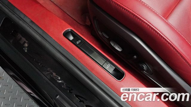 Porsche 911 2023 — photo 30