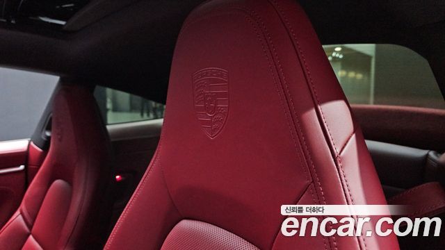 Porsche 911 2023 — photo 33