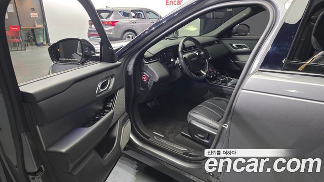 Land Rover Range Rover Velar 2019 — photo 13