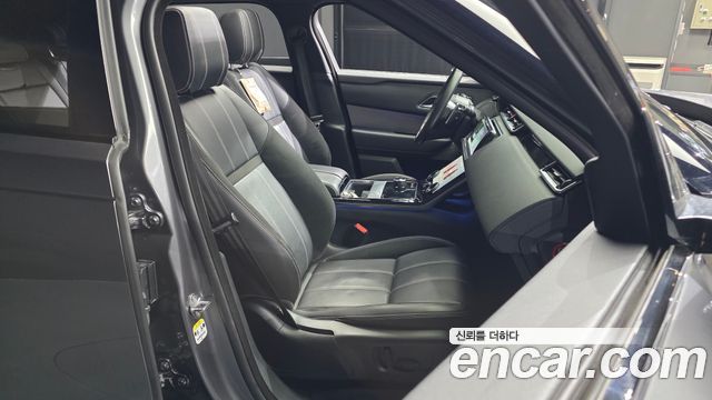 Land Rover Range Rover Velar 2019 — photo 18