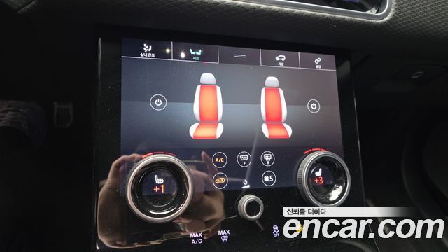 Land Rover Range Rover Velar 2019 — photo 23