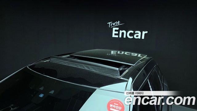 Land Rover Range Rover Velar 2019 — photo 26