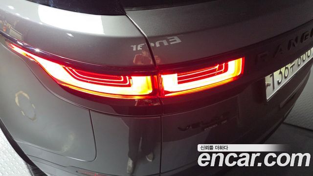 Land Rover Range Rover Velar 2019 — photo 9
