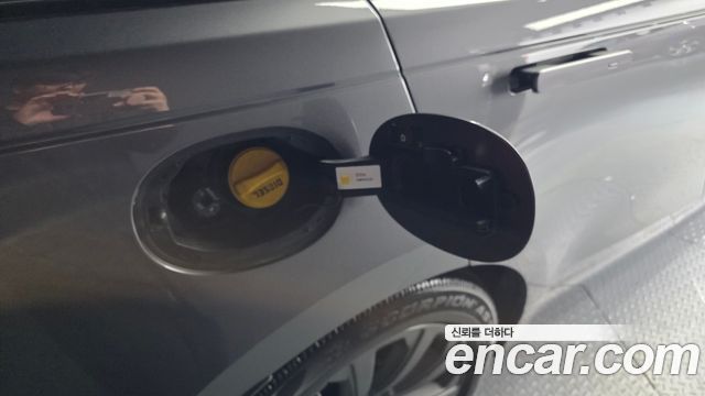 Land Rover Range Rover Velar 2019 — photo 29