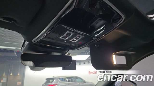 Land Rover Range Rover Velar 2019 — photo 30