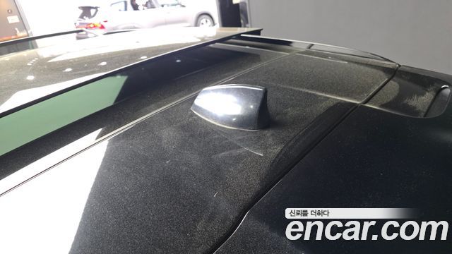 Land Rover Range Rover Velar 2019 — photo 33