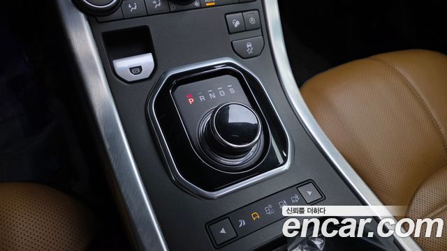 Land Rover Range Rover Evoque 2019 — photo 9