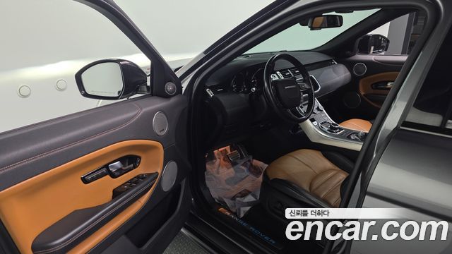 Land Rover Range Rover Evoque 2019 — photo 10