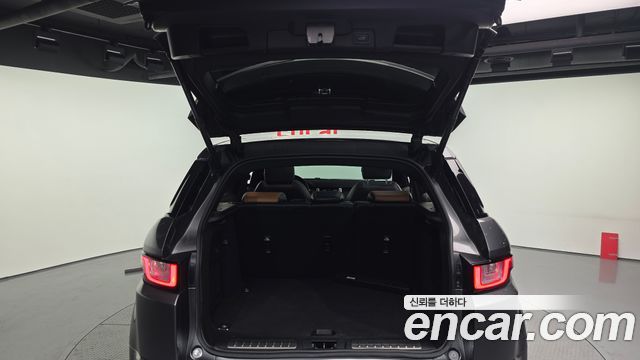 Land Rover Range Rover Evoque 2019 — photo 20
