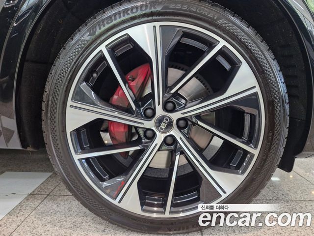 Audi SQ5 2023 — photo 5