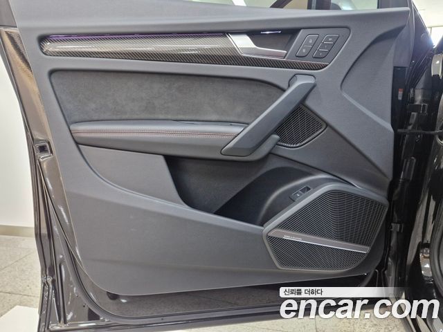 Audi SQ5 2023 — photo 12