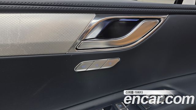 Genesis GV80 2023 — photo 24