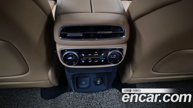 Genesis GV80 2023 — photo 25