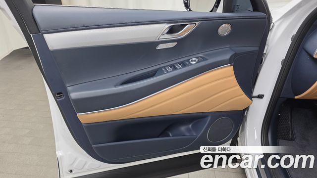 Genesis GV80 2023 — photo 14