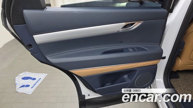 Genesis GV80 2023 — photo 15