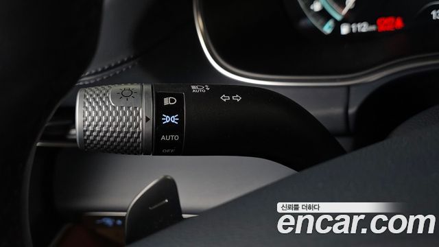 Genesis GV80 2023 — photo 28