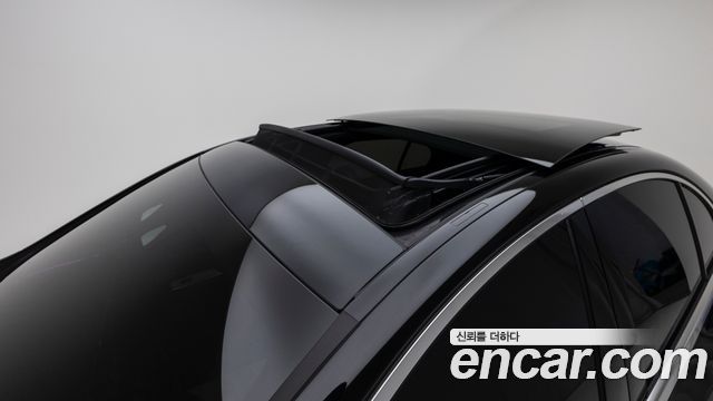Mercedes-Benz E-Class 2026 — photo 12