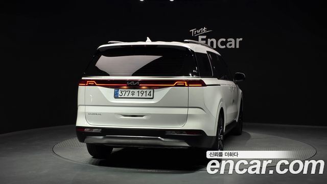 Kia Canival 2023 — photo 4