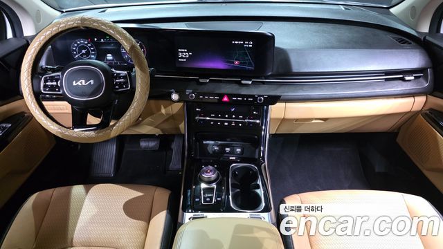 Kia Canival 2023 — photo 10