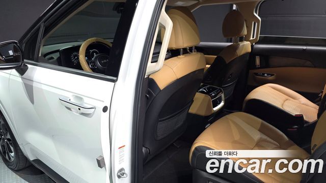 Kia Canival 2023 — photo 17