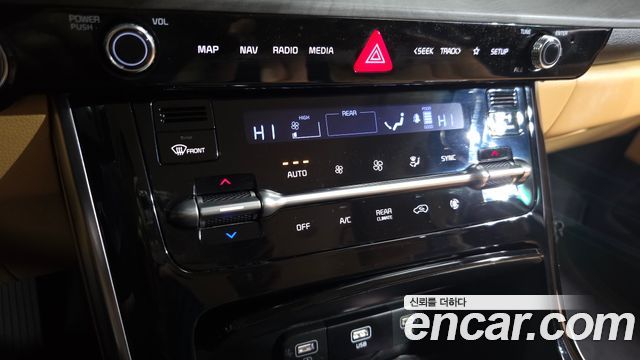 Kia Canival 2023 — photo 22