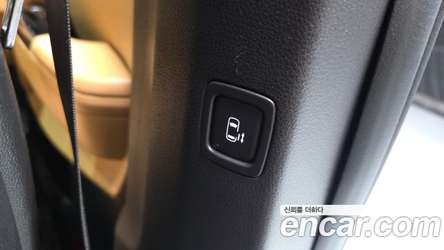 Kia Canival 2023 — photo 24