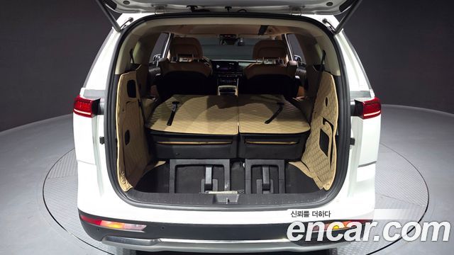 Kia Canival 2023 — photo 26