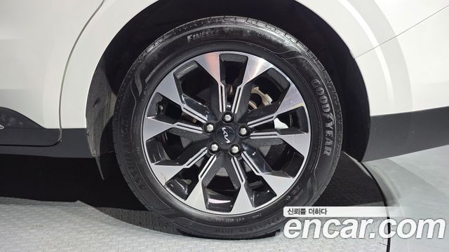 Kia Canival 2023 — photo 7
