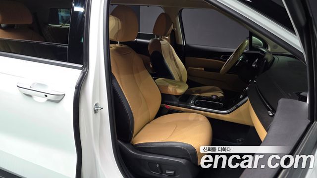 Kia Canival 2023 — photo 16