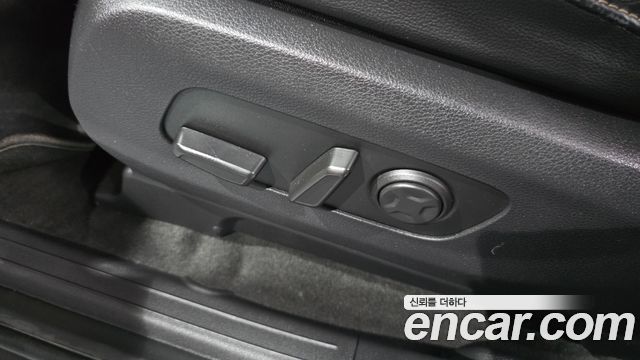 Kia Canival 2023 — photo 32