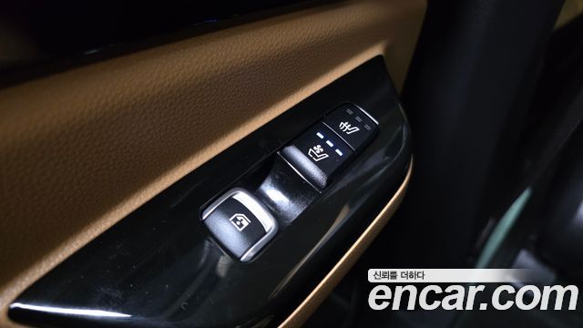 Kia Canival 2023 — photo 37