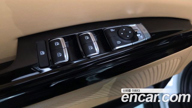 Kia Canival 2023 — photo 38