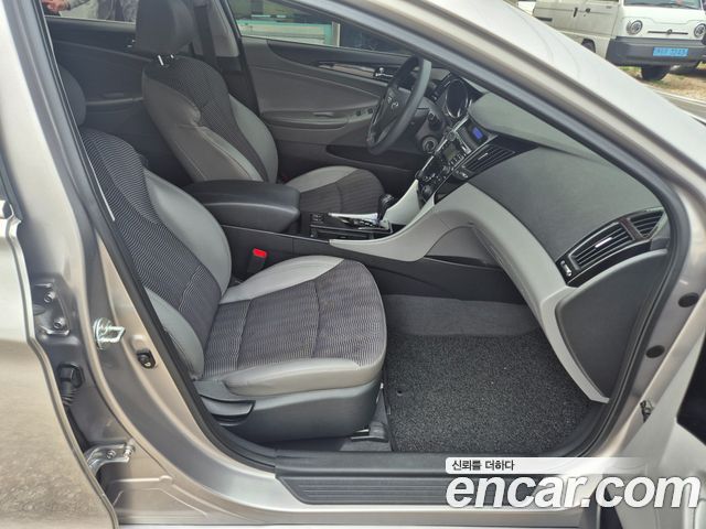 Hyundai Sonata 2011 — photo 6