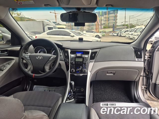 Hyundai Sonata 2011 — photo 8